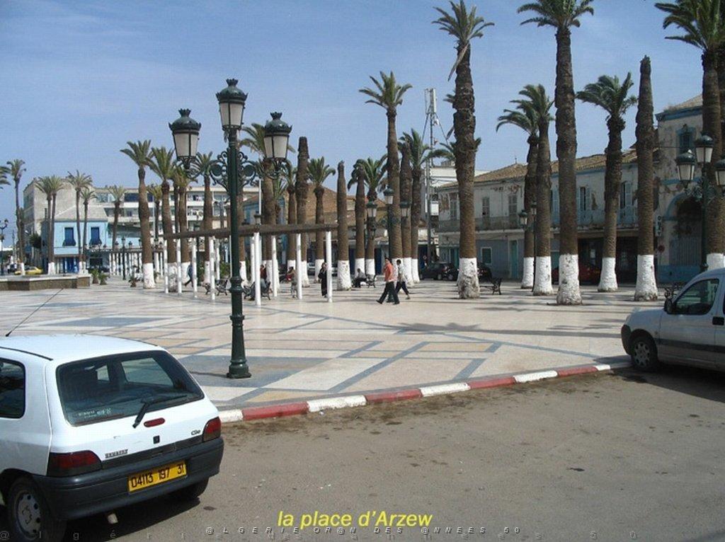 ORAN MAI 2008 3503_place d'arzew.jpg